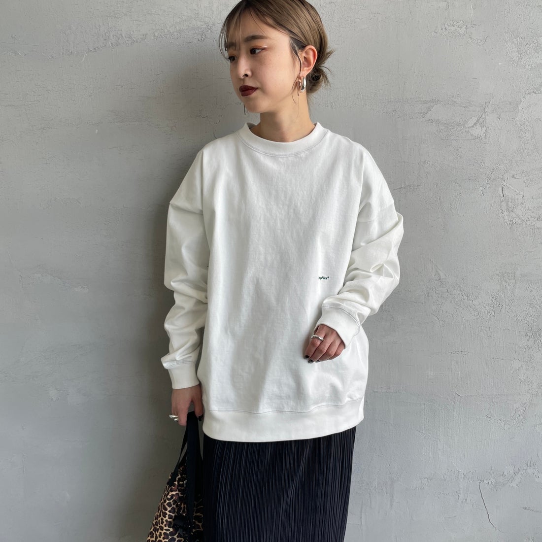 Gymphlex [ジムフレックス] ロゴ刺繍 ロングスリーブTシャツ [GY-C0102HWJ] OFF WHITE &&モデル身長：150cm 着用サイズ：XS&&
