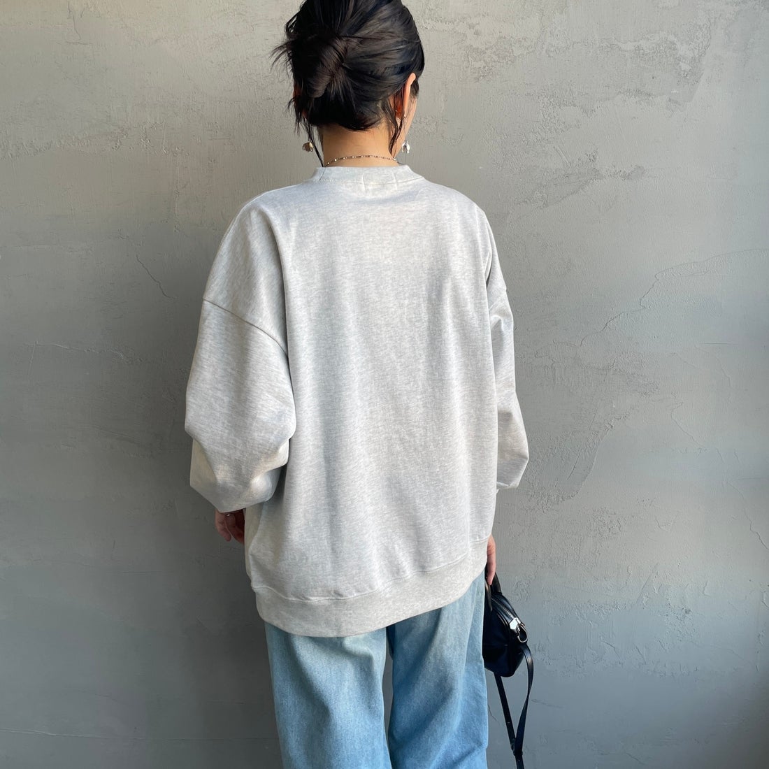 Gymphlex [ジムフレックス] ロゴ刺繍 ロングスリーブTシャツ [GY-C0102HWJ] H.LT.GREY &&モデル身長：160cm 着用サイズ：XS&&