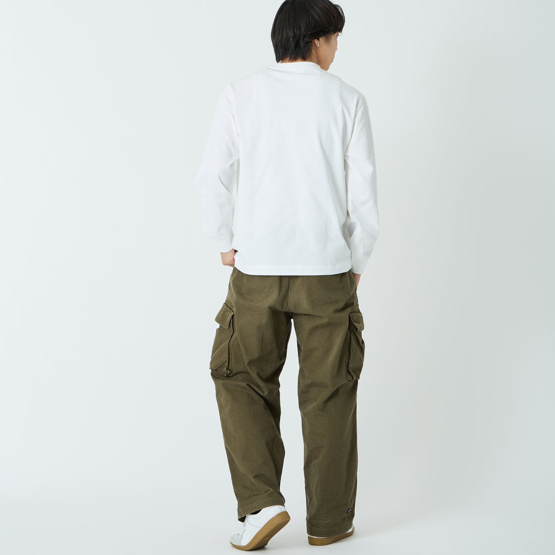 LACOSTE [ラコステ] ベーシックロングスリーブTシャツ [TH5583] 001 WHITE &&モデル身長：179cm 着用サイズ：5&&