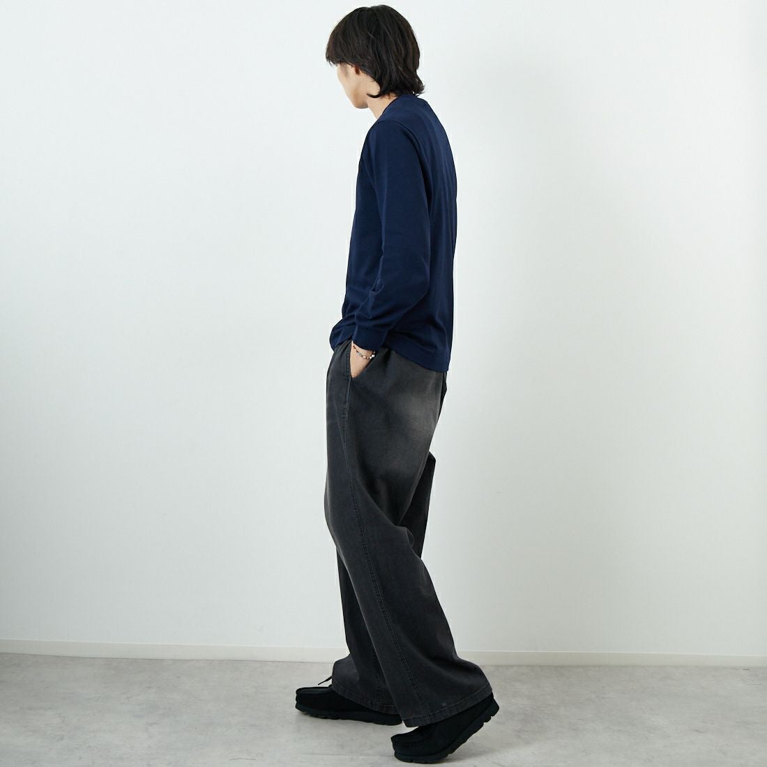 LACOSTE [ラコステ] ベーシックロングスリーブTシャツ [TH5583] 166 NAVY &&モデル身長：179cm 着用サイズ：4&&