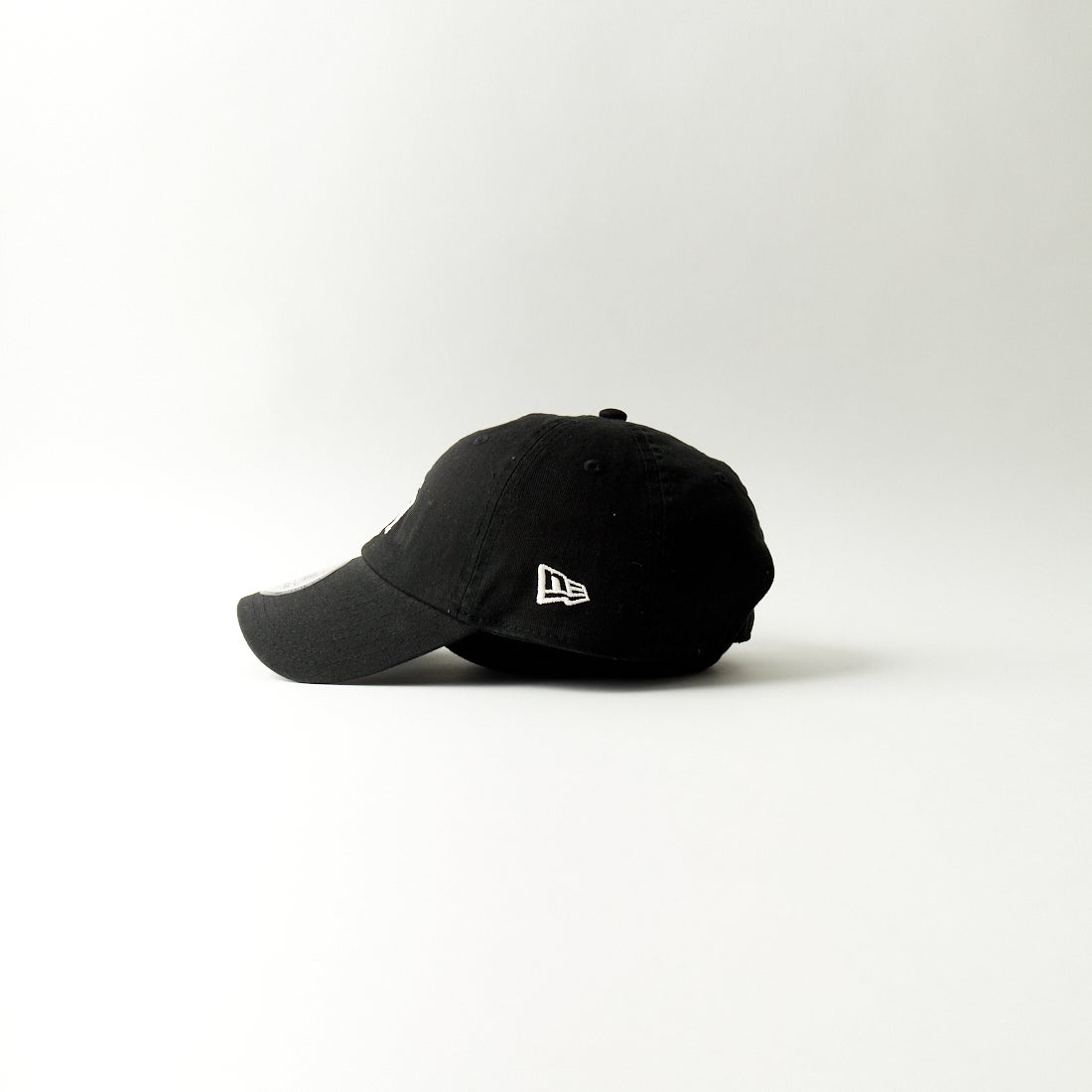 NEW ERA [ニューエラ] カジュアルクラシック シカゴホワイトソックス ミッドロゴキャップ [14109544] BLK