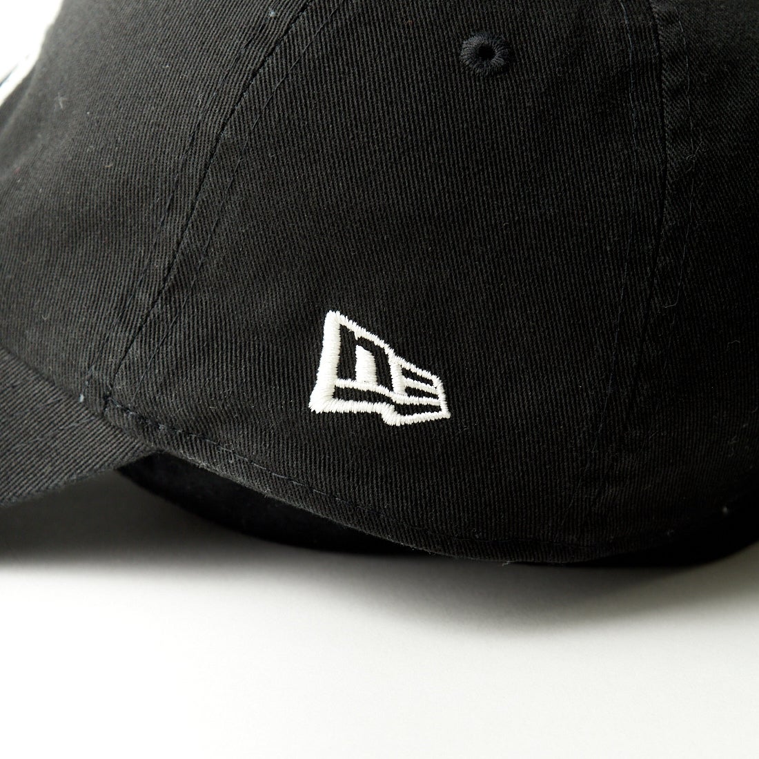 NEW ERA [ニューエラ] カジュアルクラシック シカゴホワイトソックス ミッドロゴキャップ [14109544] BLK