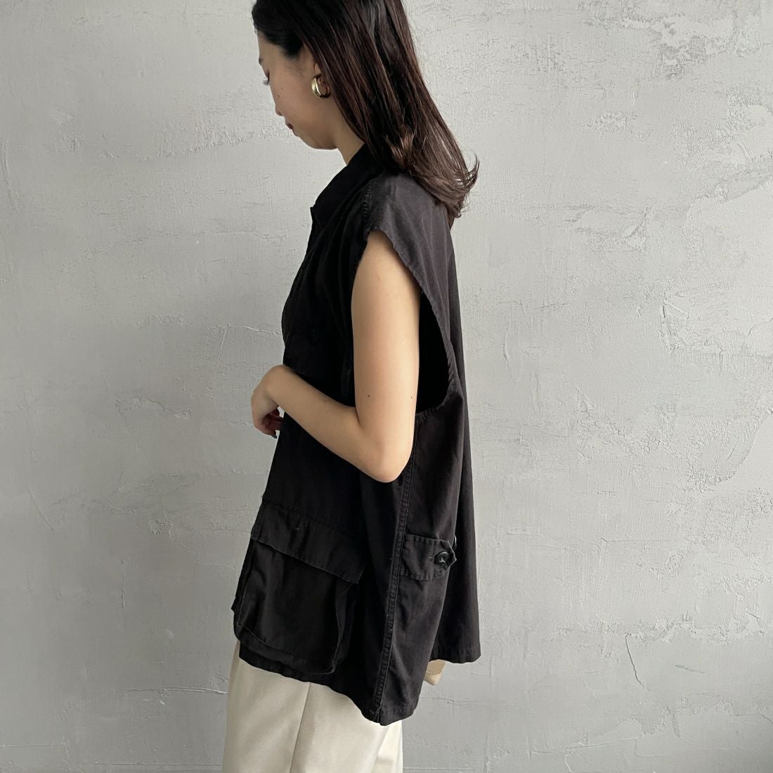 ROTHCO [ロスコ] BDUノースリーブシャツジャケット [BDSH-NOSLEEVE] BLACK&&モデル身長：163cm 着用サイズ：L&&