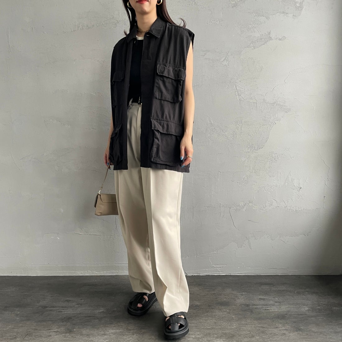 ROTHCO [ロスコ] BDUノースリーブシャツジャケット [BDSH-NOSLEEVE] BLACK&&モデル身長：163cm 着用サイズ：L&&