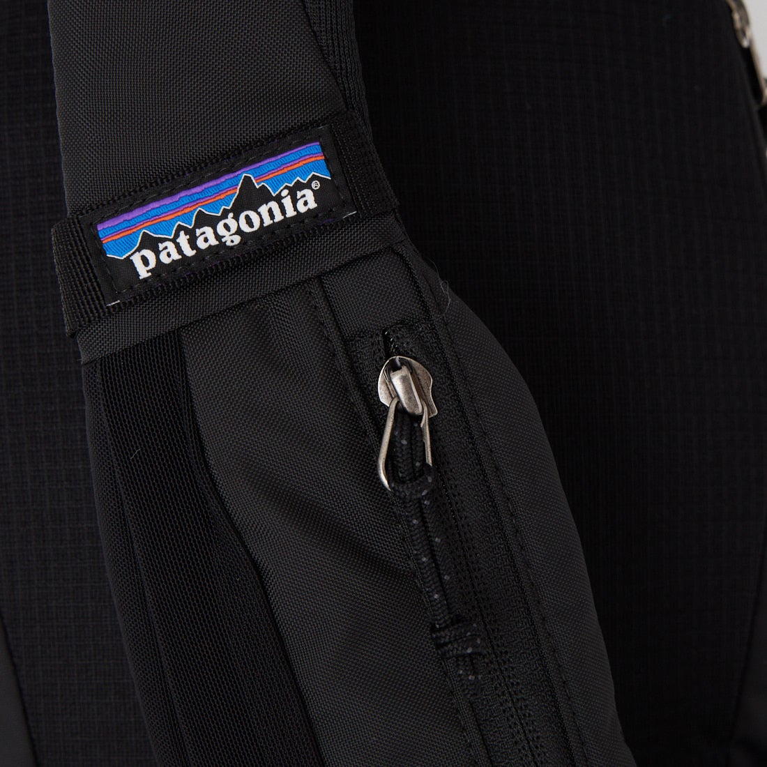 patagonia [パタゴニア] アトム スリング8L [48262] BLK