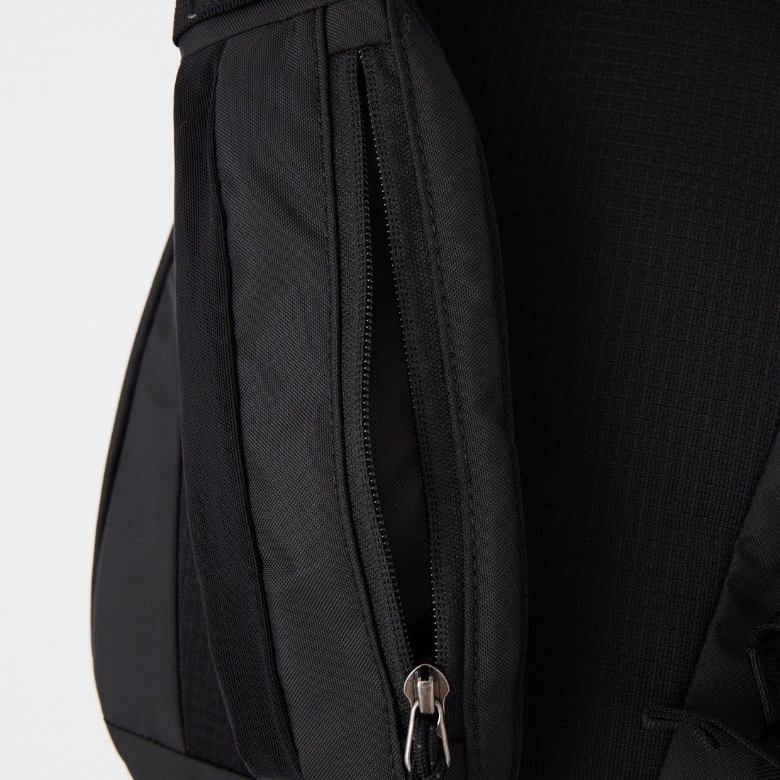 patagonia [パタゴニア] アトム スリング8L [48262] BLK