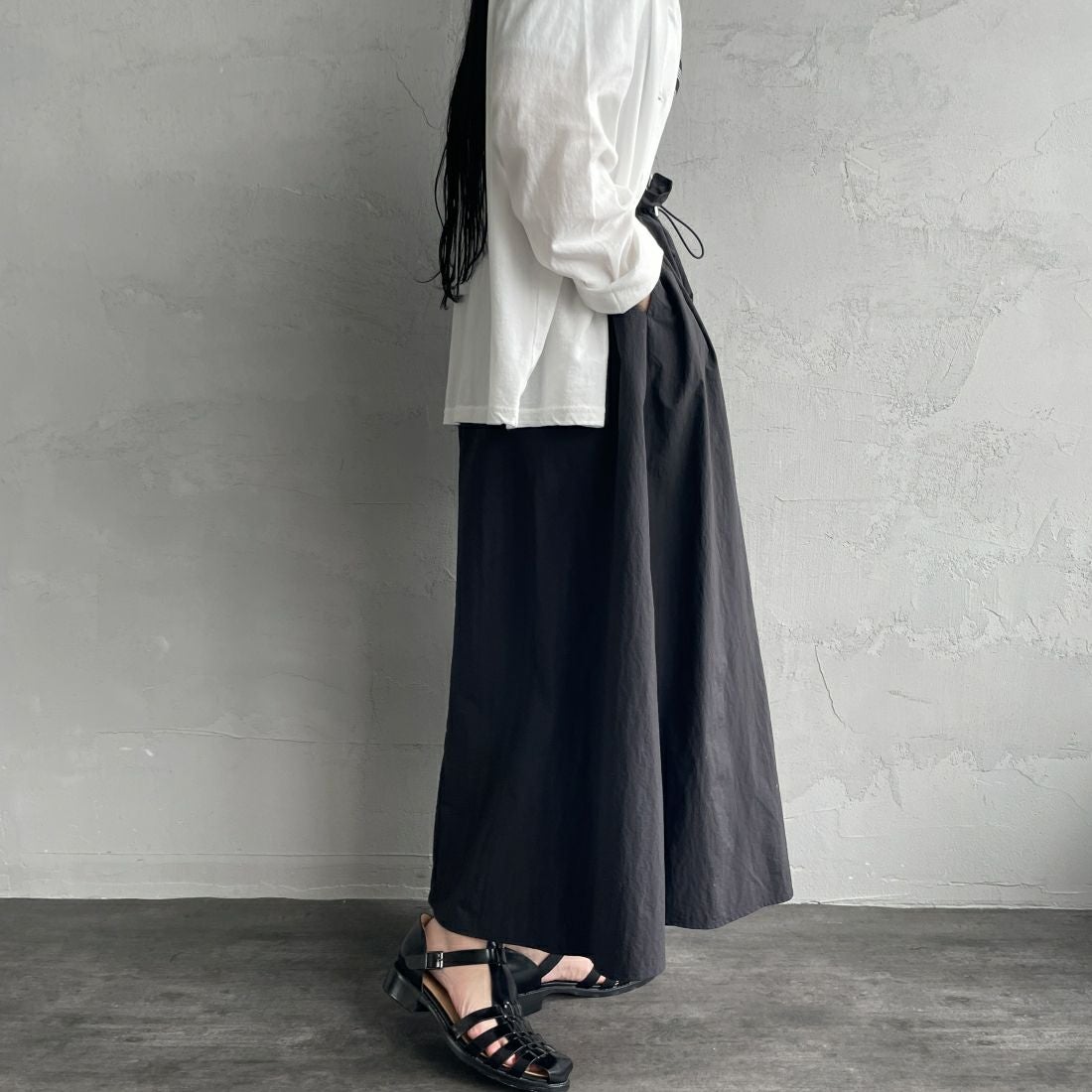 Jeans Factory Clothes [ジーンズファクトリークローズ] ドローコードギャザースカート [21241062] 004 ﾌﾞﾗｯｸ &&モデル身長：156cm 着用サイズ：F&&