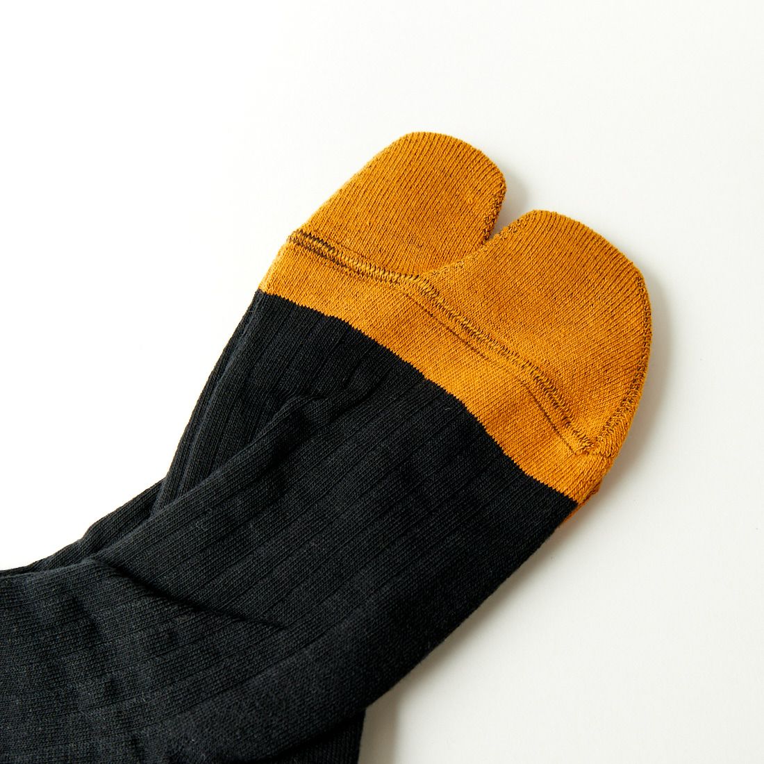 The Role design [ザ ロールデザイン] バイカラーリブソックス [RLD-666-239018] BLACK
