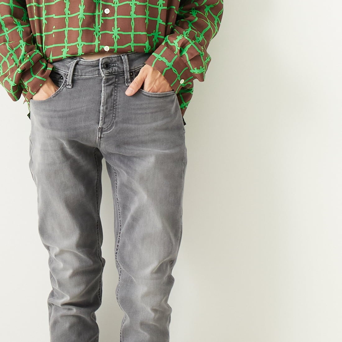 DENHAM [デンハム] スリムフィットジーンズ RAZOR [RAZOR-BLFM6YG] LIGHT GREY