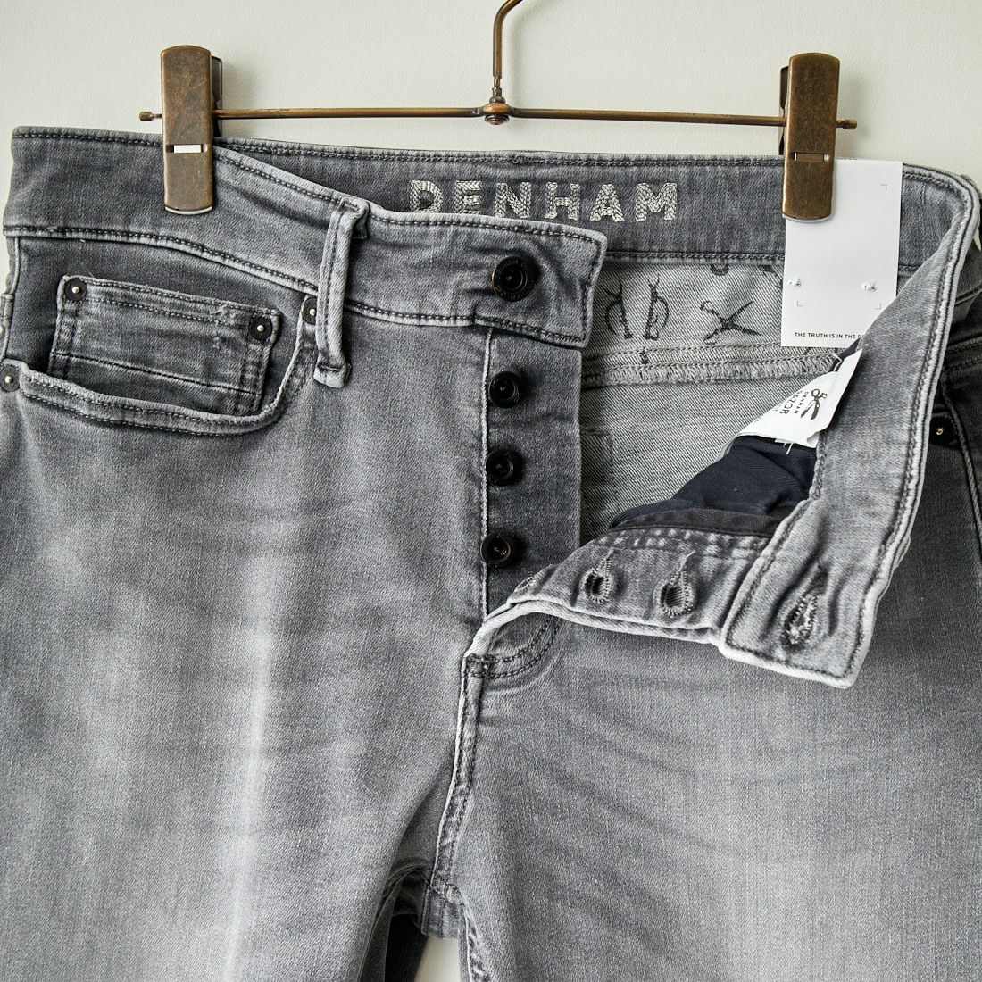 DENHAM [デンハム] スリムフィットジーンズ RAZOR [RAZOR-BLFM6YG] LIGHT GREY