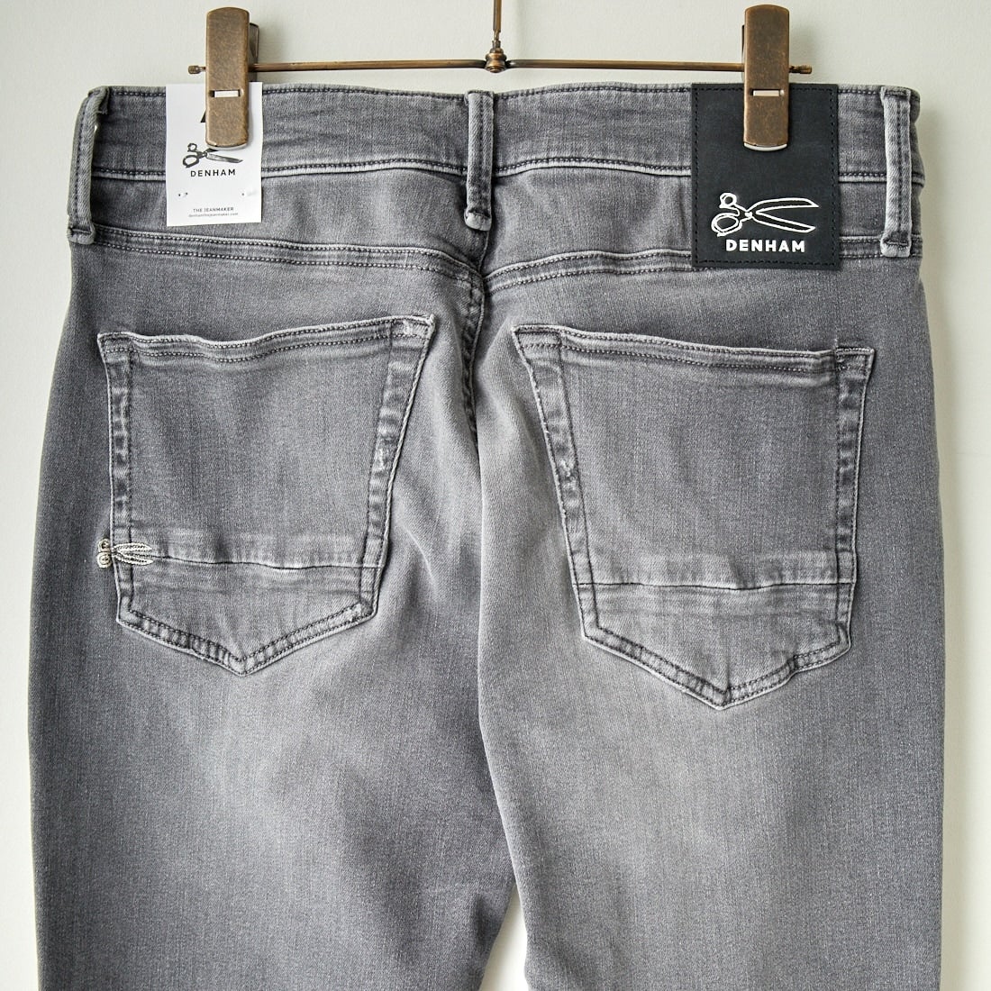 DENHAM [デンハム] スリムフィットジーンズ RAZOR [RAZOR-BLFM6YG] LIGHT GREY