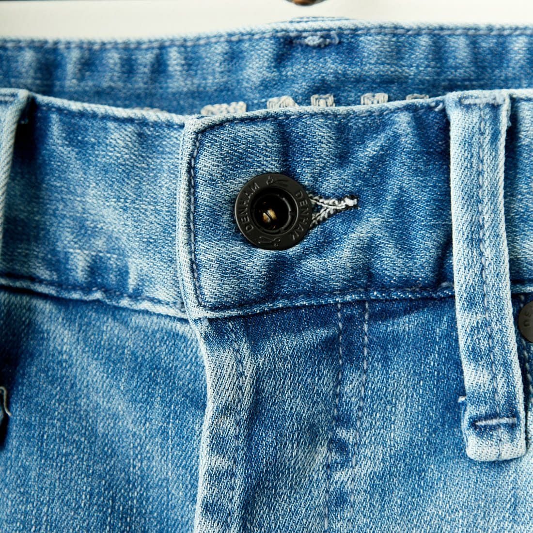 DENHAM [デンハム] スリムフィットジーンズ RAZOR [RAZOR-FMMI-CS] LIGHT BLUE