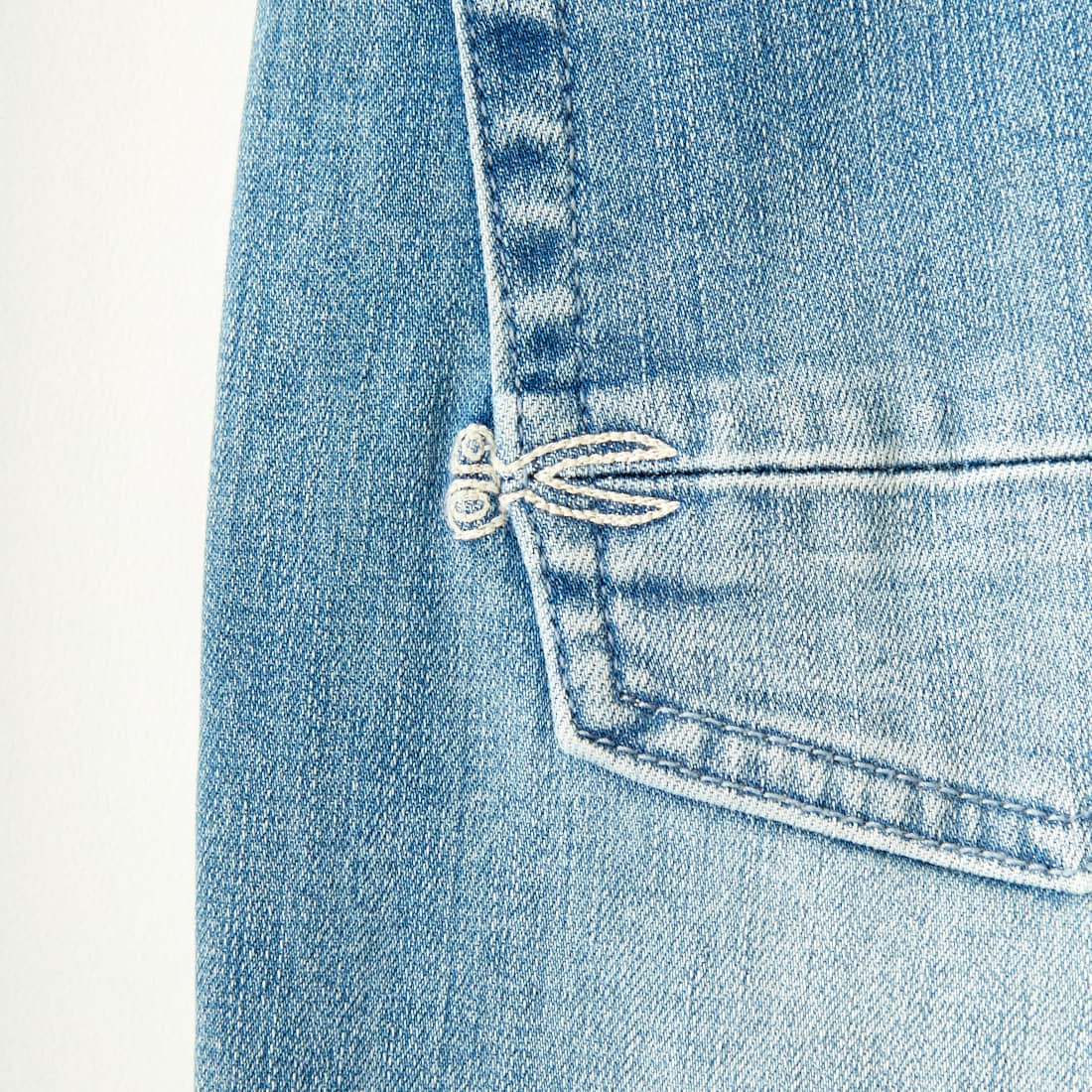 DENHAM [デンハム] スリムフィットジーンズ RAZOR [RAZOR-FMMI-CS] LIGHT BLUE