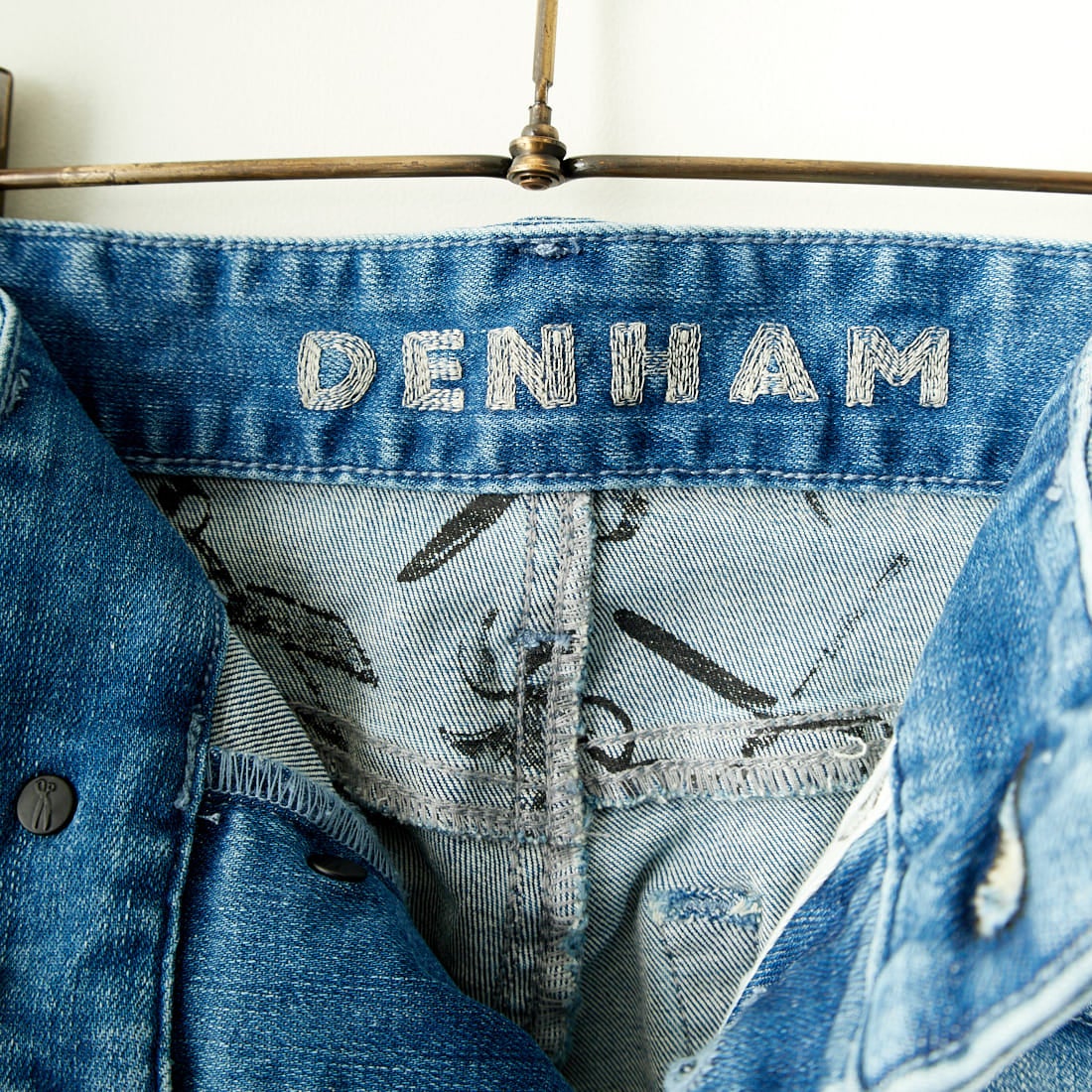 DENHAM [デンハム] スリムフィットジーンズ RAZOR [RAZOR-FMMI-CS] LIGHT BLUE