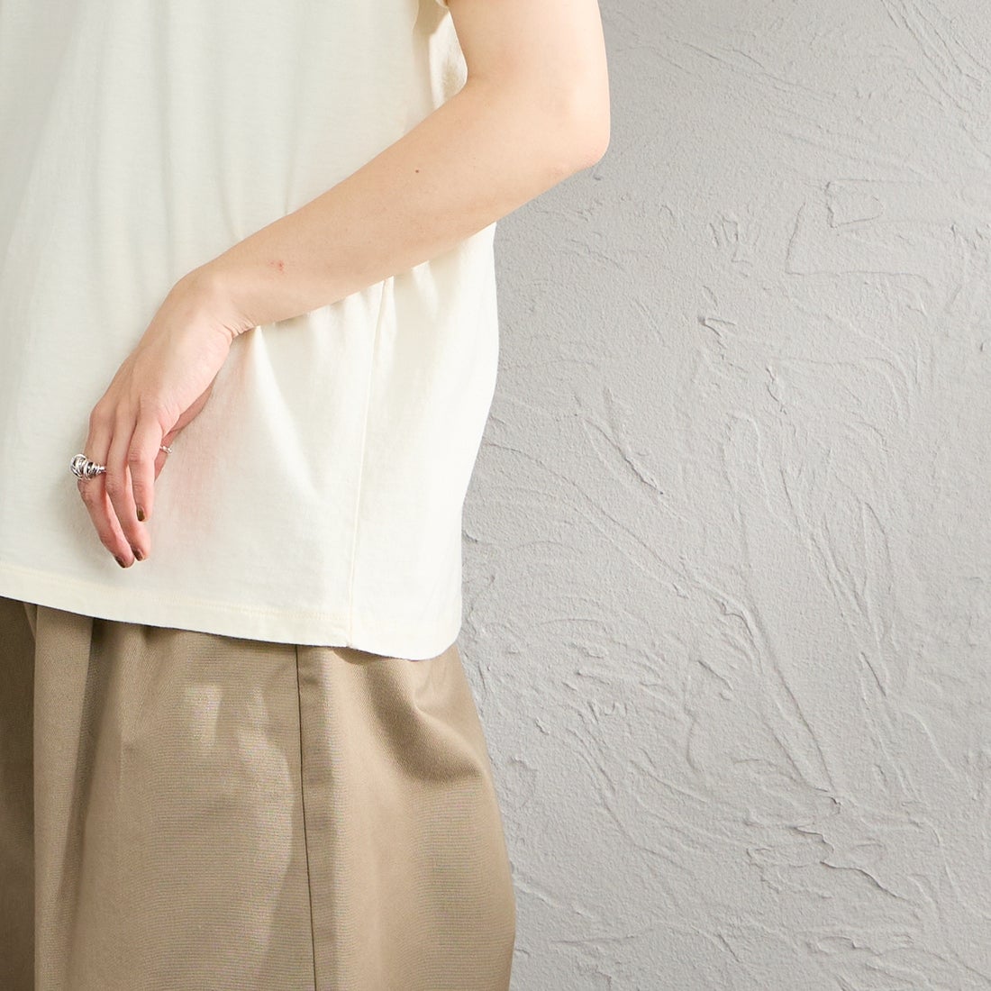 THE SHINZONE [ザ シンゾーン] コットンパックTシャツ [20SMSCU66] 76 MOSS GR &&モデル身長：158cm 着用サイズ：F0&&