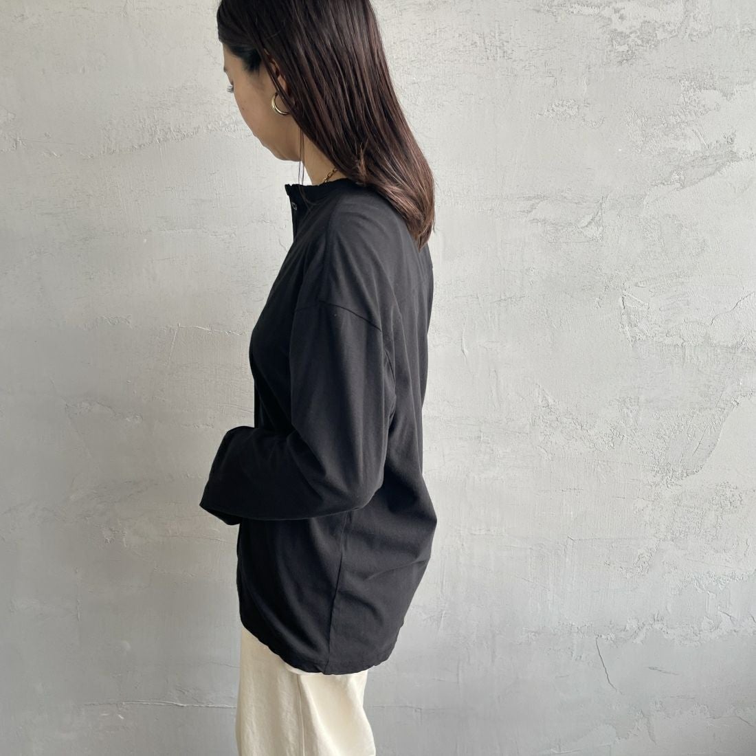 THE SHINZONE [ザ シンゾーン] ハイツイストコットンカーディガン [20SMSCU53] 07 BLACK &&モデル身長：163cm 着用サイズ：F0&&