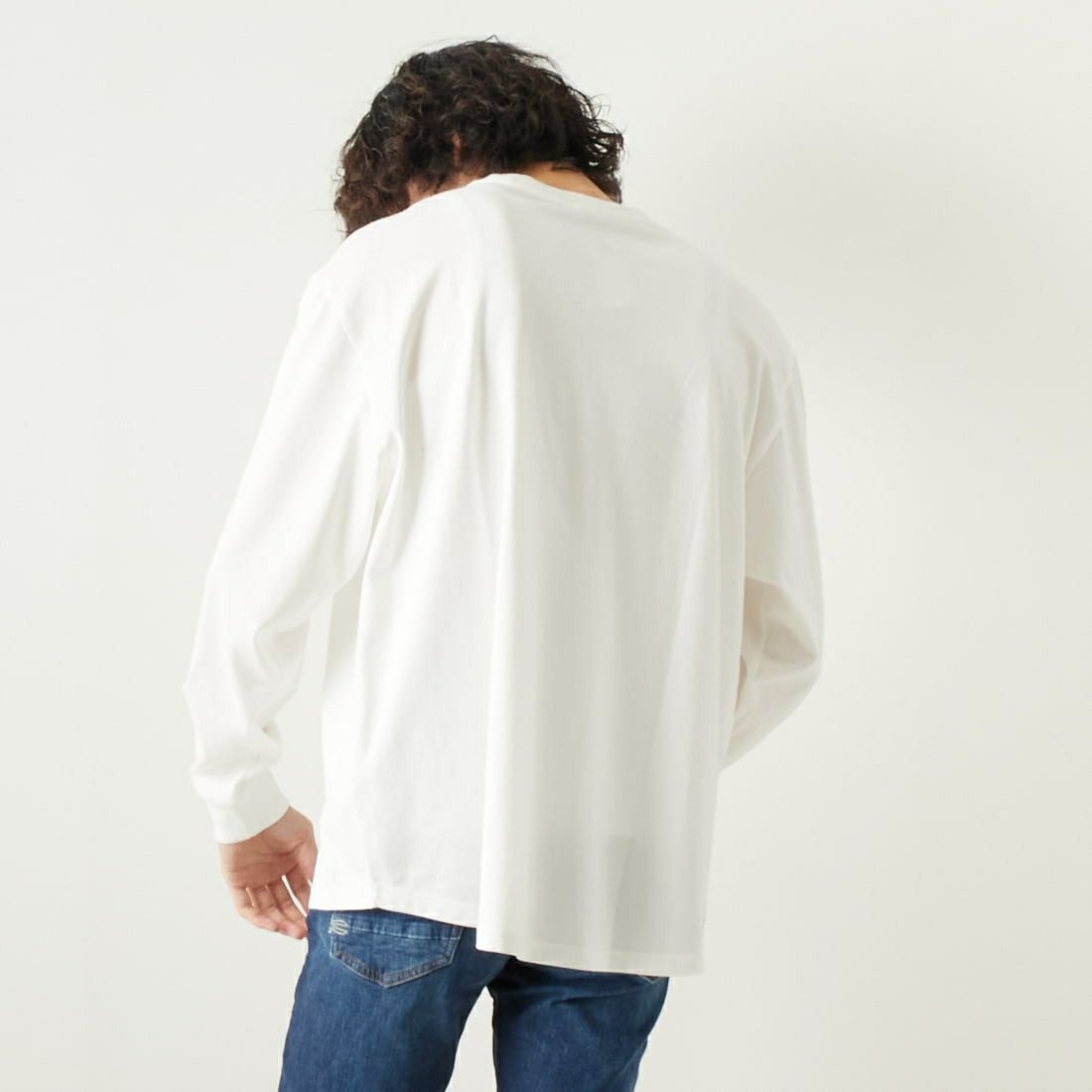DENHAM [デンハム] 7ポケット ロングスリーブTシャツ [7-POCKET-LS-TEE] WHITE &&モデル身長：182cm 着用サイズ：L&&