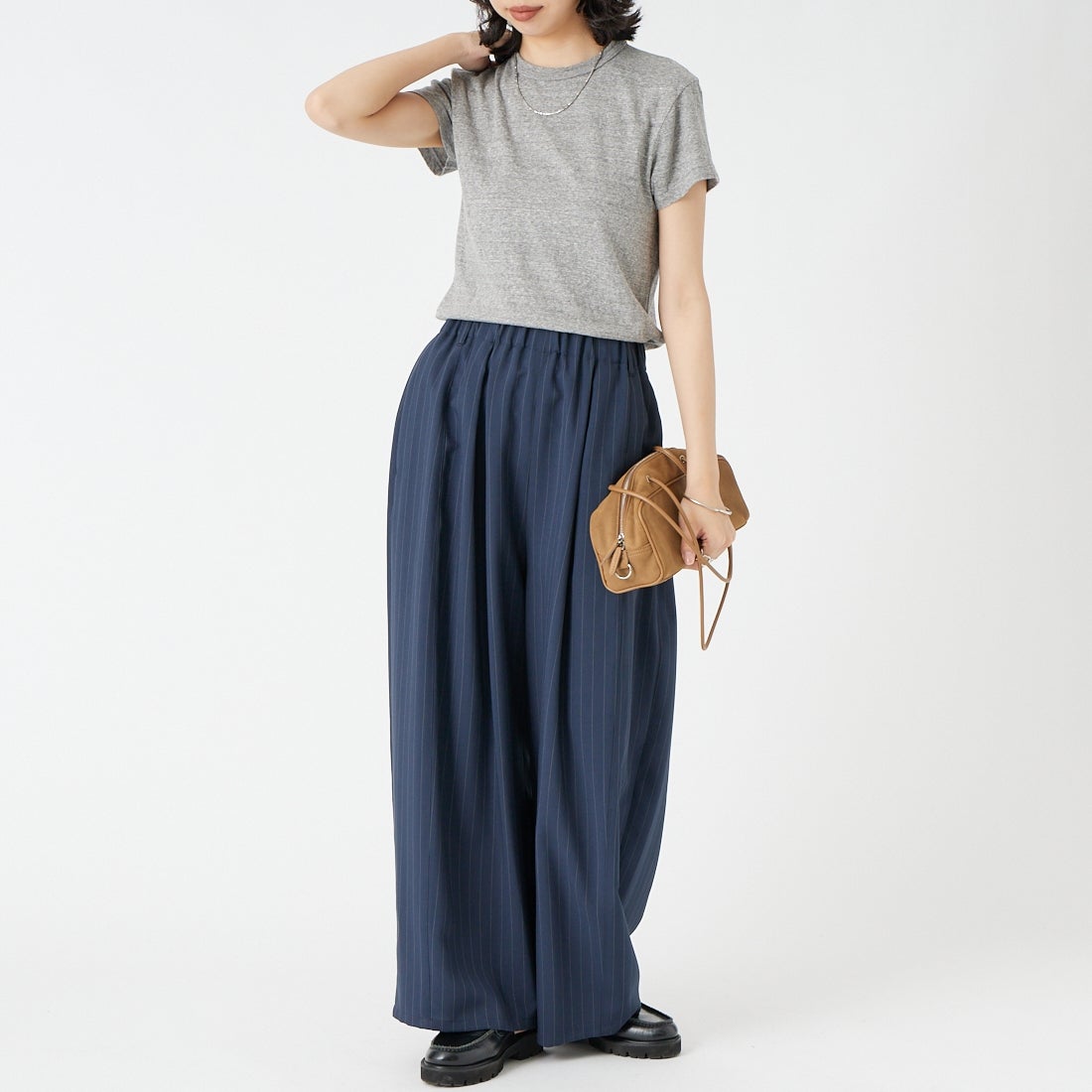 THE SHINZONE [ザ シンゾーン] コットンクルーネックTシャツ [14SMSCU22] 06 GRAY &&モデル身長：162cm 着用サイズ：F0&&