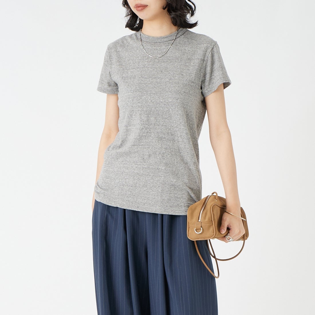 THE SHINZONE [ザ シンゾーン] コットンクルーネックTシャツ [14SMSCU22] 06 GRAY &&モデル身長：162cm 着用サイズ：F0&&