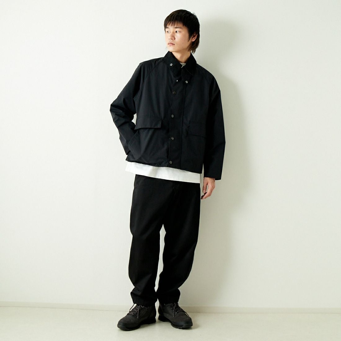 Barbour [バブアー] BORROWDALE / ボロウデイル ショートブルゾン [241MCAG013] 20 BLACK &&モデル身長：182cm 着用サイズ：38&&