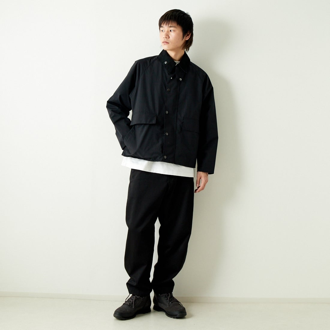 Barbour [バブアー] BORROWDALE / ボロウデイル ショートブルゾン [241MCAG013] 20 BLACK &&モデル身長：182cm 着用サイズ：38&&