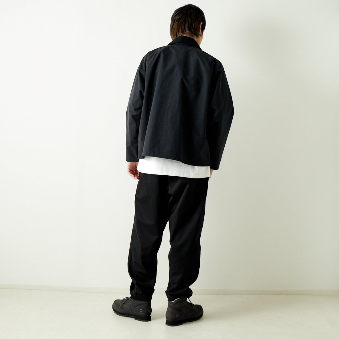 Barbour [バブアー] BORROWDALE / ボロウデイル ショートブルゾン [241MCAG013] 20 BLACK &&モデル身長：182cm 着用サイズ：38&&