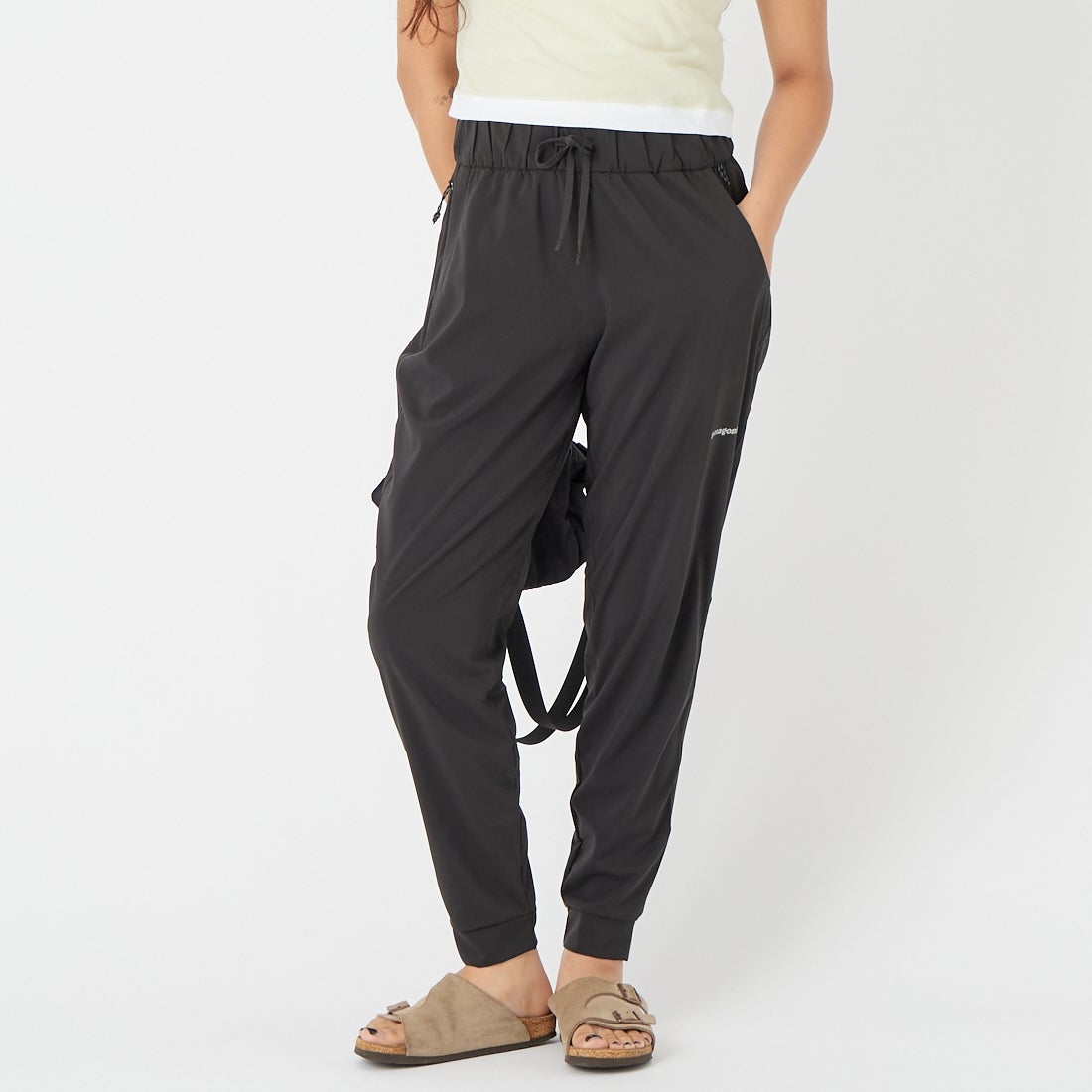 patagonia [パタゴニア] ウィメンズ テルボンヌ ジョガーズ [24595] BLK &&モデル身長：162cm 着用サイズ：M&&