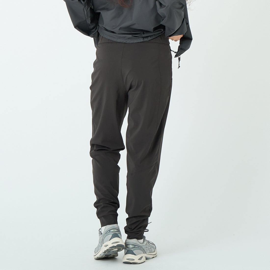 patagonia [パタゴニア] ウィメンズ テルボンヌ ジョガーズ [24595] BLK &&モデル身長：162cm 着用サイズ：M&&