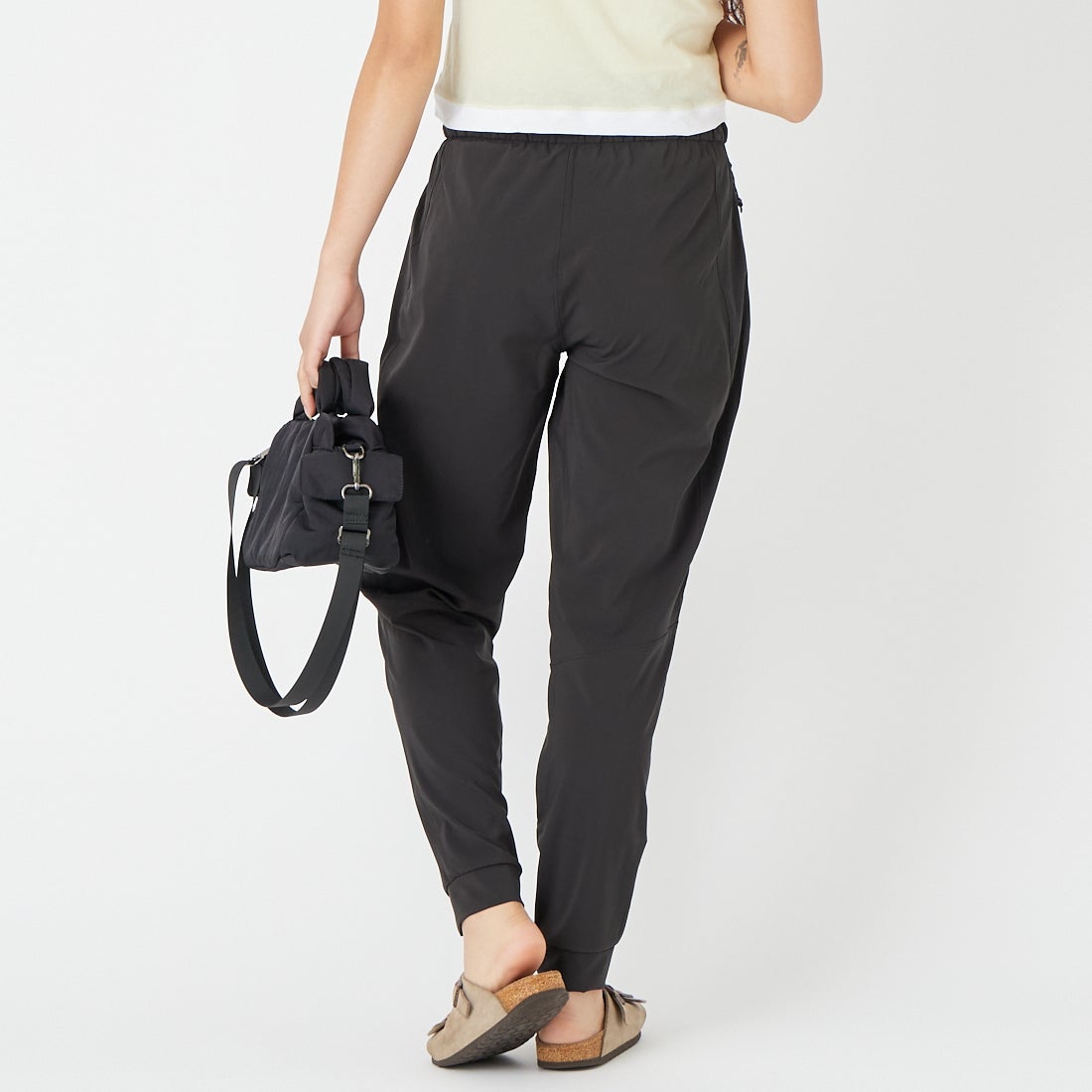 patagonia [パタゴニア] ウィメンズ テルボンヌ ジョガーズ [24595] BLK &&モデル身長：162cm 着用サイズ：M&&