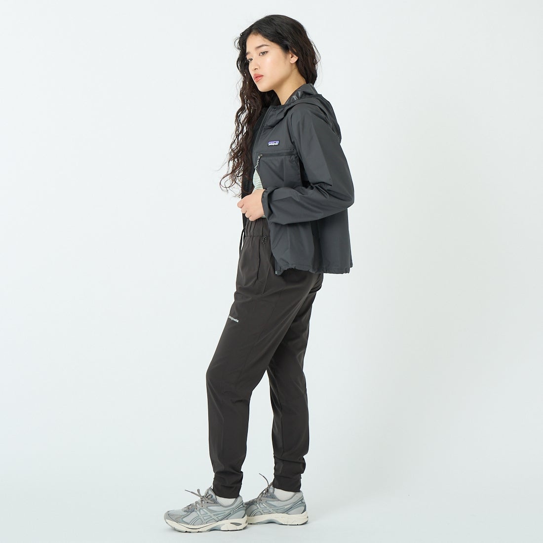 patagonia [パタゴニア] ウィメンズ テルボンヌ ジョガーズ [24595] BLK &&モデル身長：162cm 着用サイズ：M&&