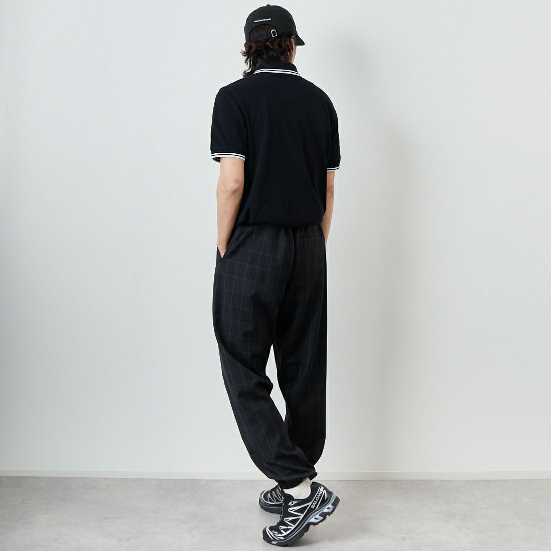 FRED PERRY [フレッドペリー] ティップライン ロゴ刺繍ポロシャツ [M3600] 350 BLACK &&モデル身長：179cm 着用サイズ：L&&