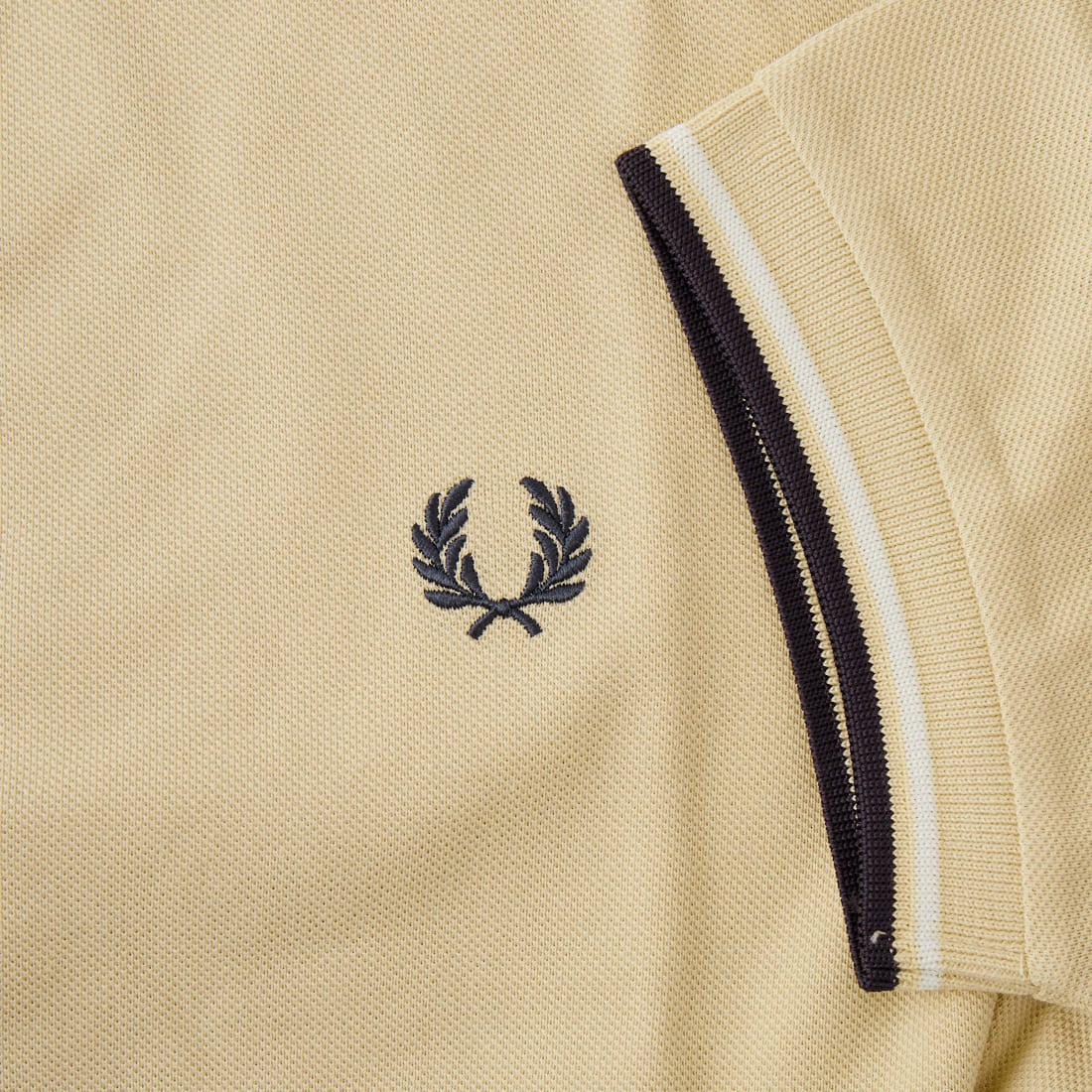 FRED PERRY [フレッドペリー] ティップライン ロゴ刺繍ポロシャツ [M3600] 84A ECRU/O