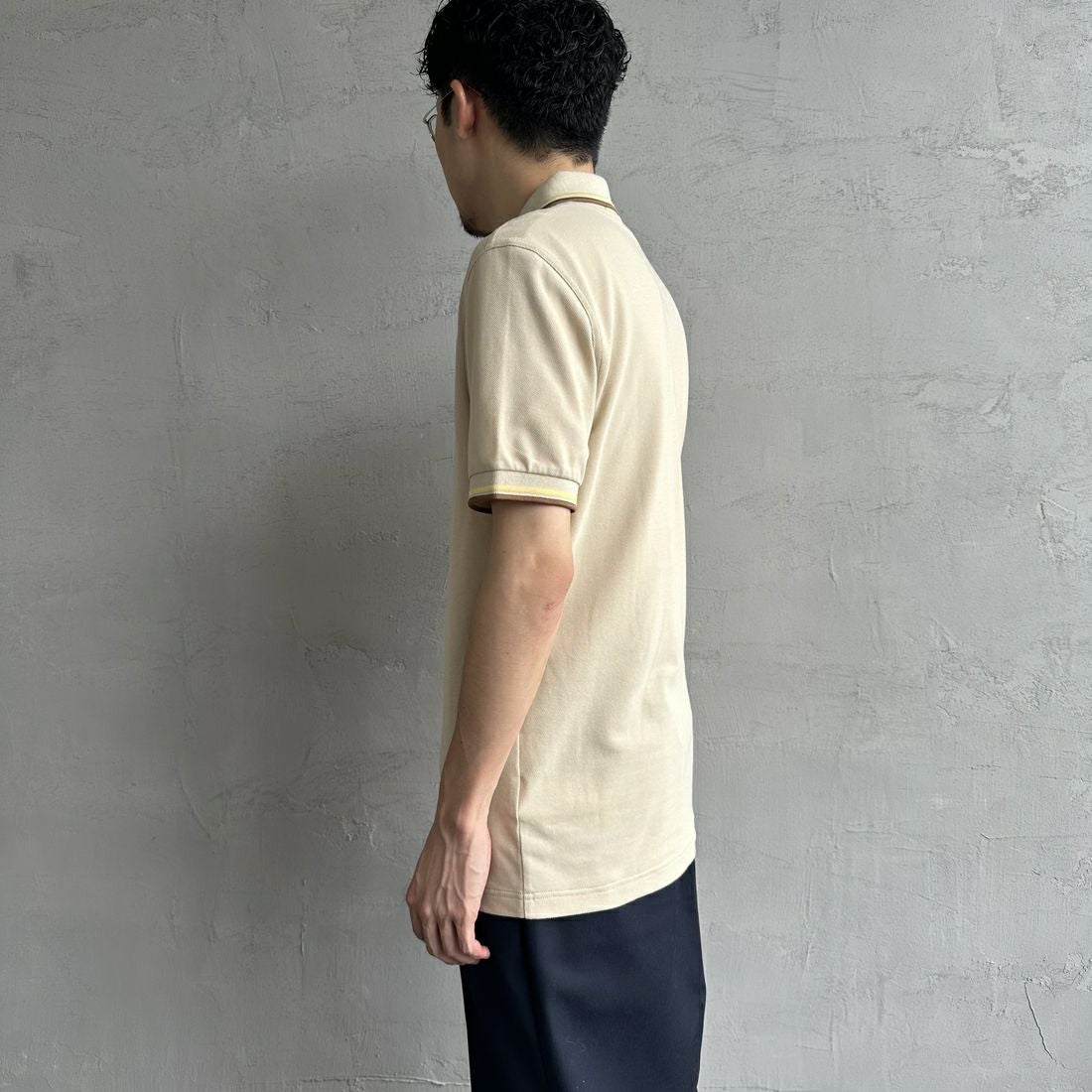 FRED PERRY [フレッドペリー] ティップライン ロゴ刺繍ポロシャツ [M3600] Y56 OATM/C &&モデル身長：168cm 着用サイズ：M&&