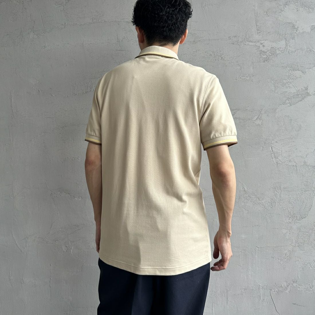 FRED PERRY [フレッドペリー] ティップライン ロゴ刺繍ポロシャツ [M3600] Y56 OATM/C &&モデル身長：168cm 着用サイズ：M&&