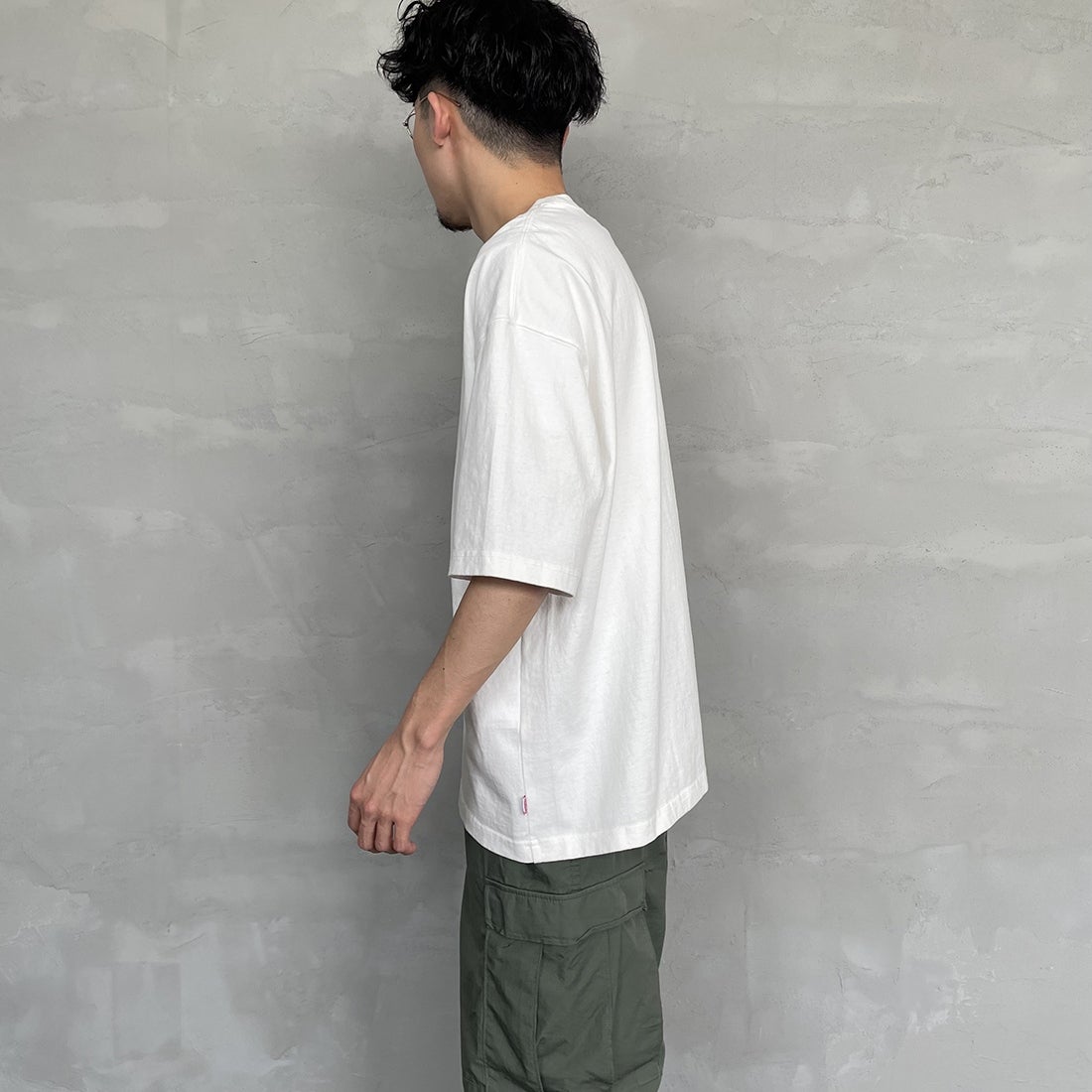 CHUMS [チャムス] ヘビーウエイトチャムスロゴTシャツ [CH01-2271] W001 WHITE &&モデル身長：168cm 着用サイズ：L&&