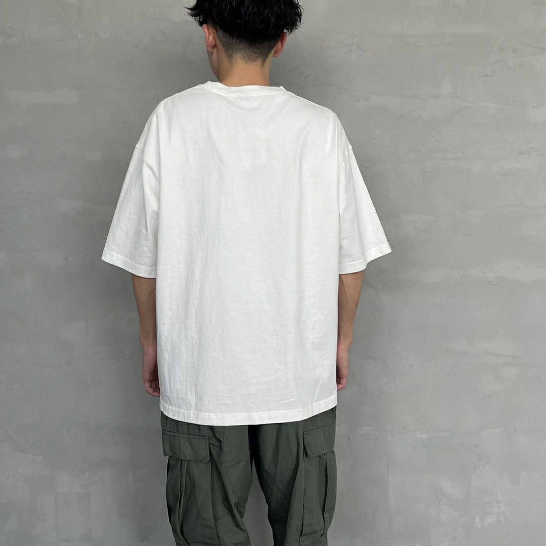 CHUMS [チャムス] ヘビーウエイトチャムスロゴTシャツ [CH01-2271] W001 WHITE &&モデル身長：168cm 着用サイズ：L&&