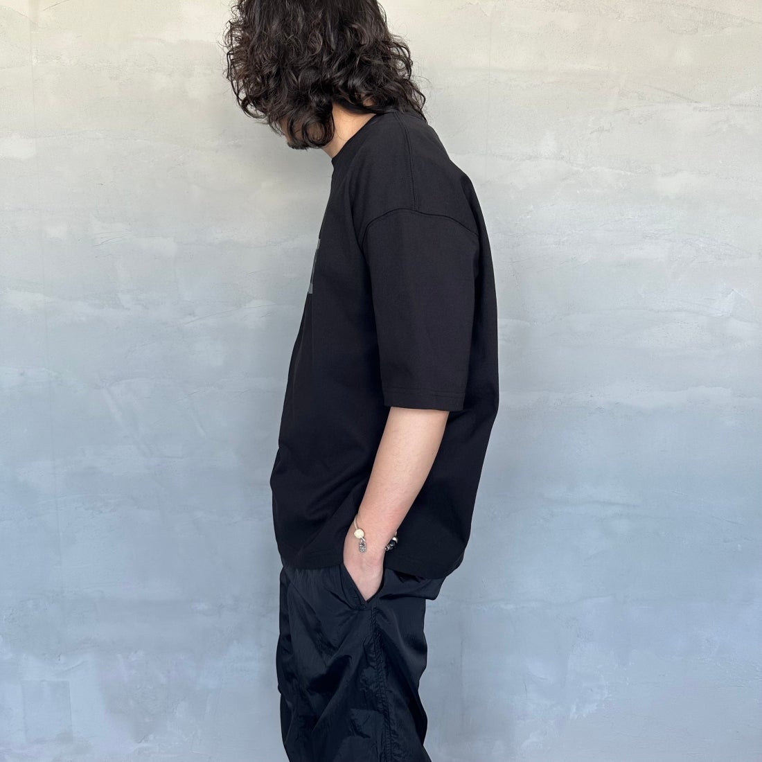 CHUMS [チャムス] ヘビーウエイトチャムスロゴTシャツ [CH01-2271] K001 BLACK &&モデル身長：173cm 着用サイズ：L&&