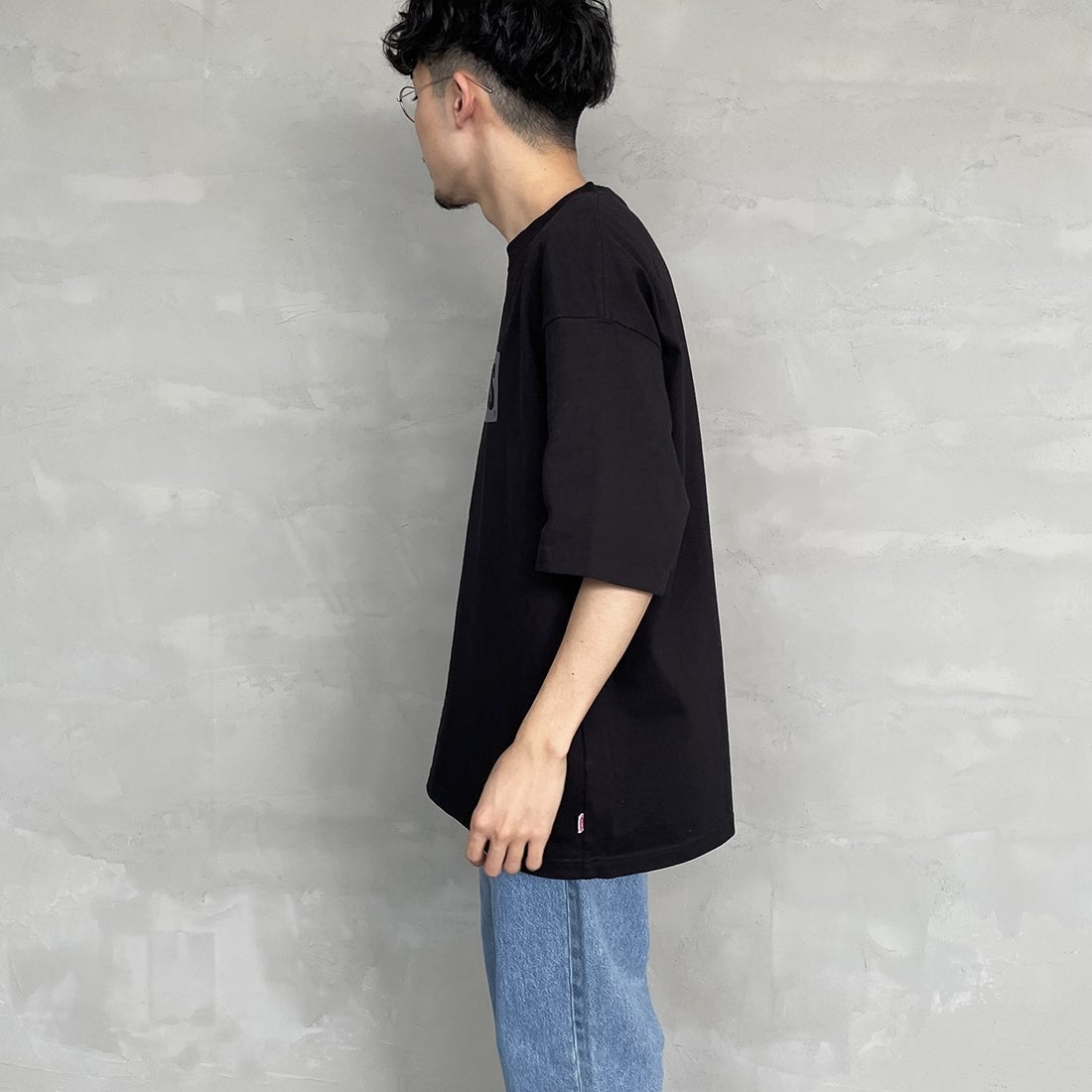 CHUMS [チャムス] ヘビーウエイトチャムスロゴTシャツ [CH01-2271] K001 BLACK &&モデル身長：168cm 着用サイズ：XL&&