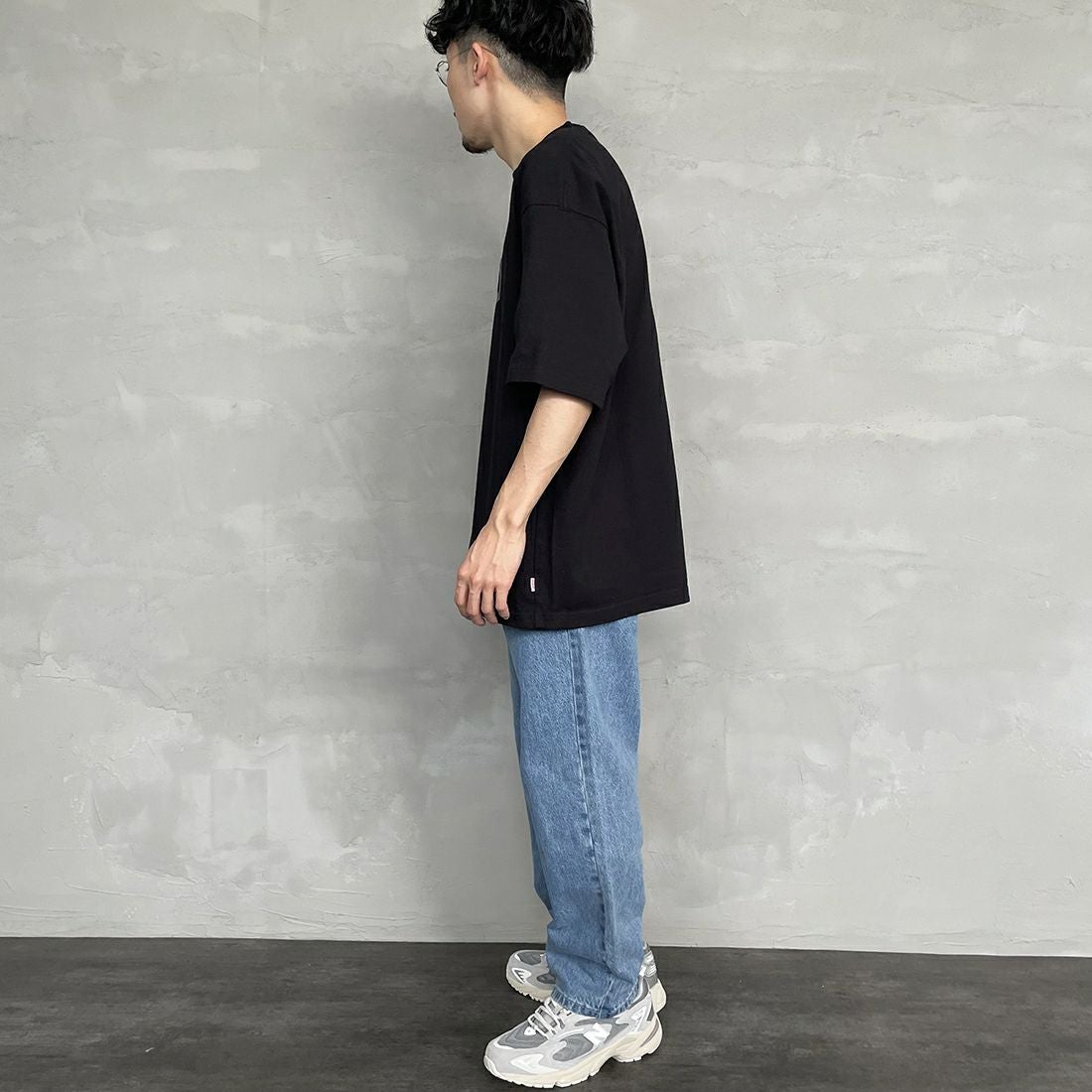 CHUMS [チャムス] ヘビーウエイトチャムスロゴTシャツ [CH01-2271] K001 BLACK &&モデル身長：168cm 着用サイズ：XL&&
