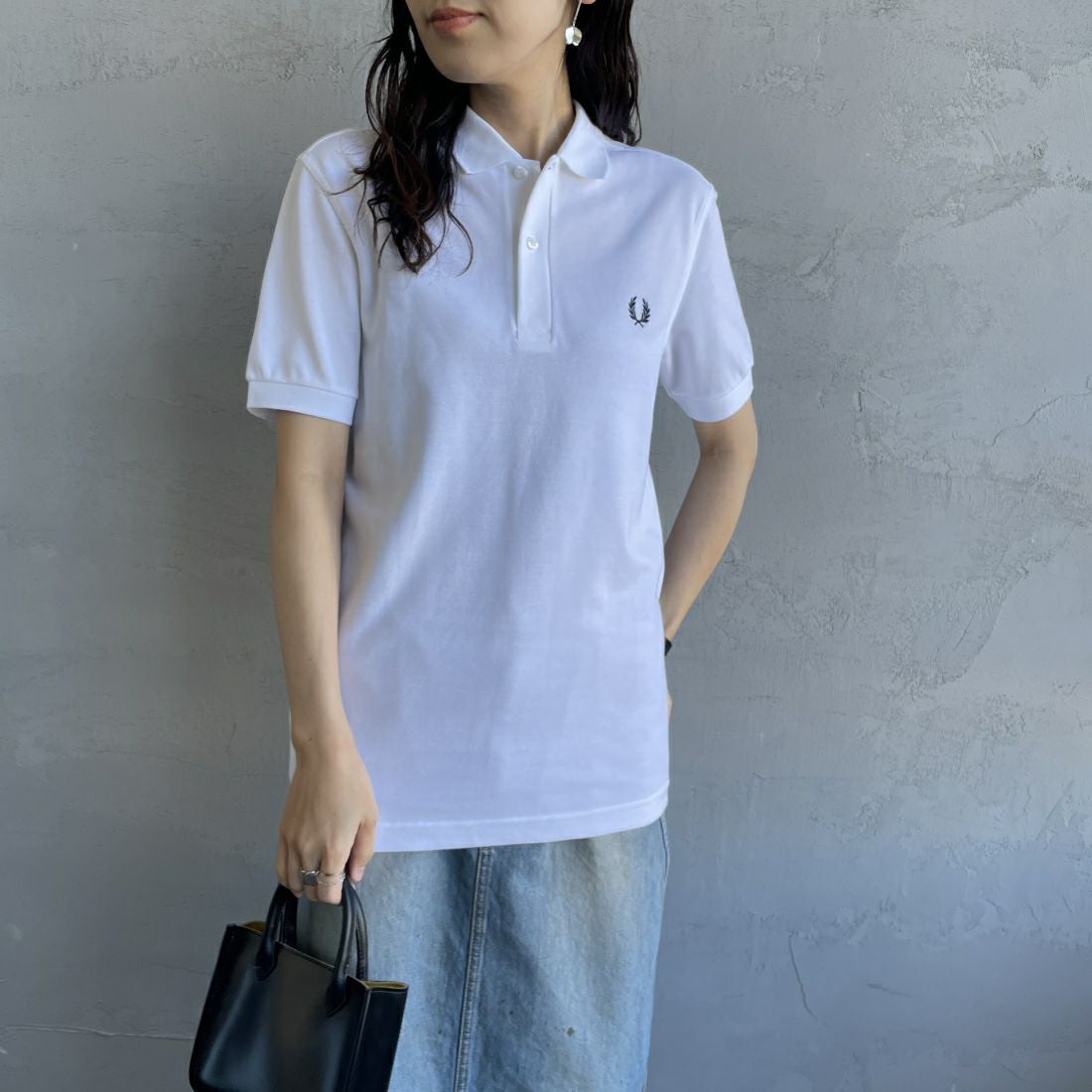 FRED PERRY [フレッドペリー] 鹿の子ポロシャツ [M6000] 100 WHITE &&モデル身長：160cm 着用サイズ：S&&