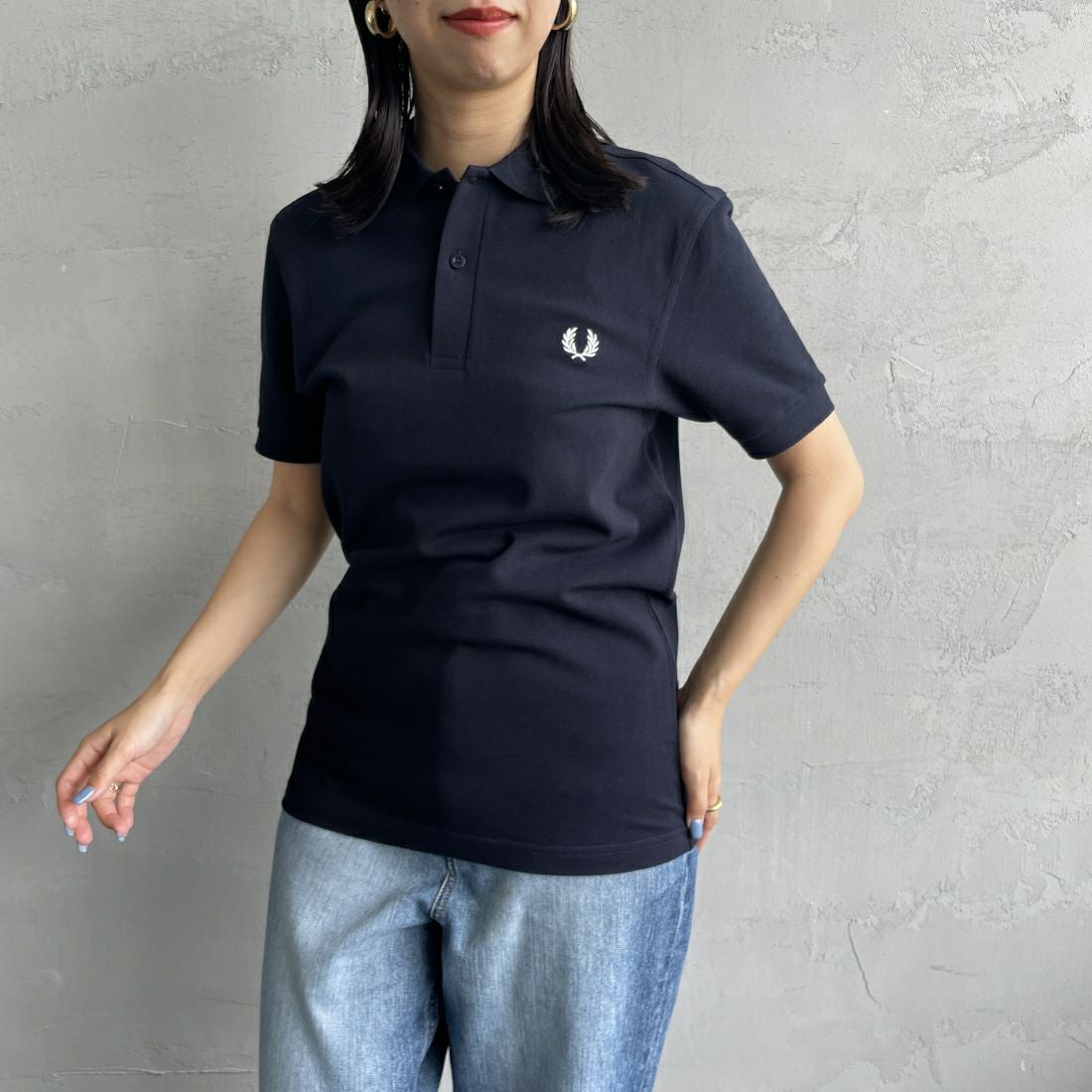 FRED PERRY [フレッドペリー] 鹿の子ポロシャツ [M6000] 608 NAVY &&モデル身長：163cm 着用サイズ：XS&&