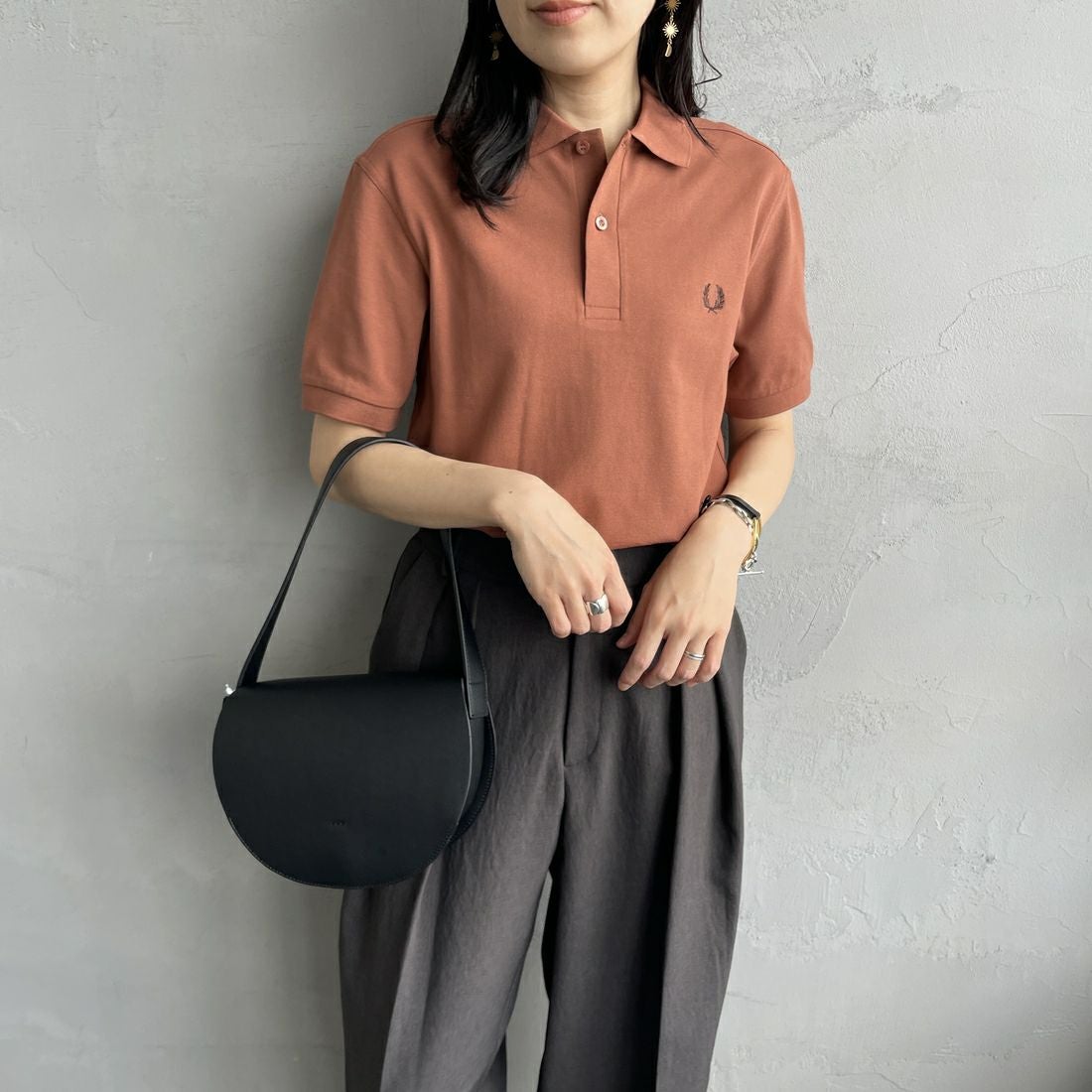 FRED PERRY [フレッドペリー] 鹿の子ポロシャツ [M6000] Y52 CINNAM &&モデル身長：160cm 着用サイズ：S&&