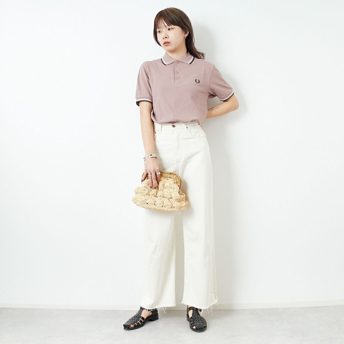 FRED PERRY [フレッドペリー] ティップライン ロゴ刺繍ポロシャツ [M3600] Y34 DKPNK/ &&モデル身長：167cm 着用サイズ：S&&