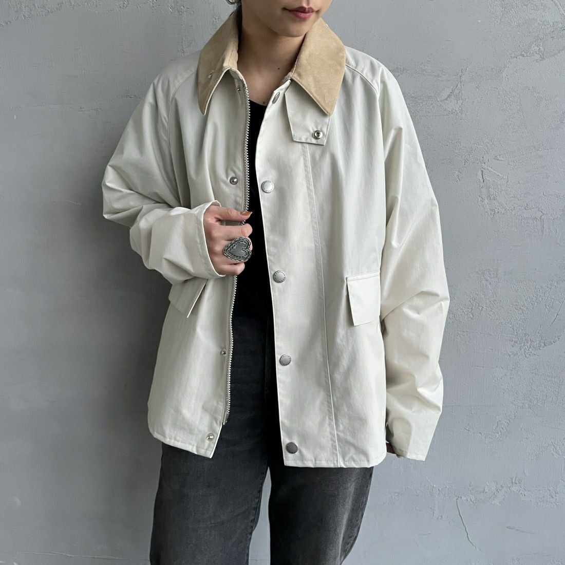 Barbour [バブアー] BORROWDALE / ボロウデイル ショートブルゾン [241MCAG013] 2 LT.BEG&&モデル身長：156cm　着用サイズ：36&&