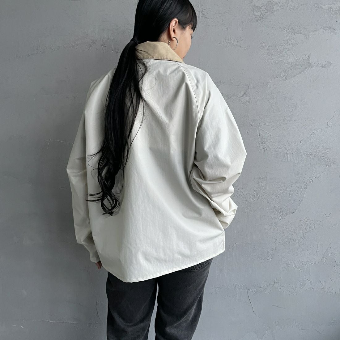 Barbour [バブアー] BORROWDALE / ボロウデイル ショートブルゾン [241MCAG013] 2 LT.BEG&&モデル身長：156cm　着用サイズ：36&&