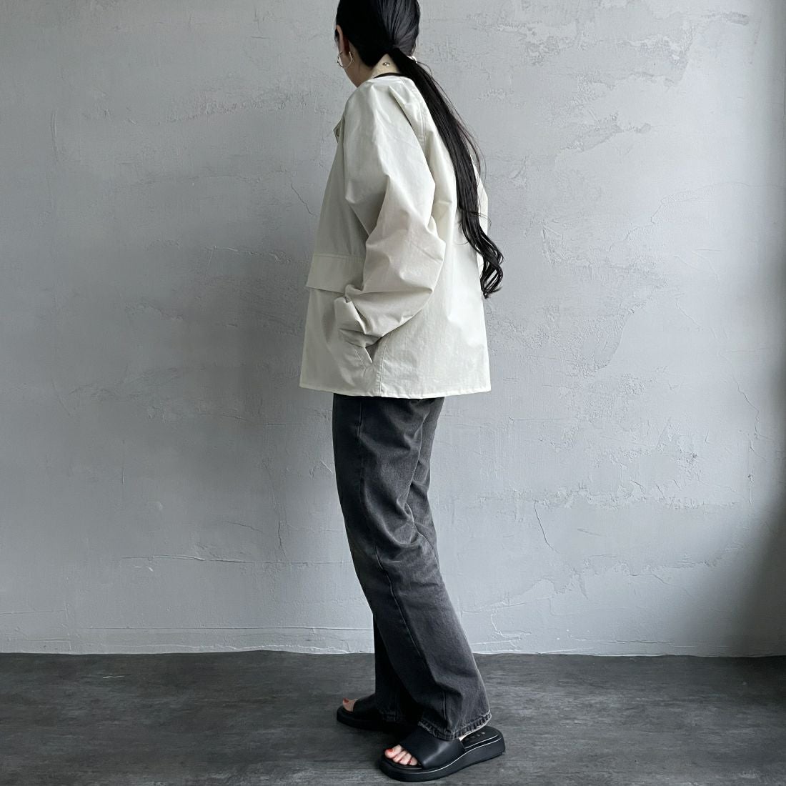 Barbour [バブアー] BORROWDALE / ボロウデイル ショートブルゾン [241MCAG013] 2 LT.BEG&&モデル身長：156cm　着用サイズ：36&&