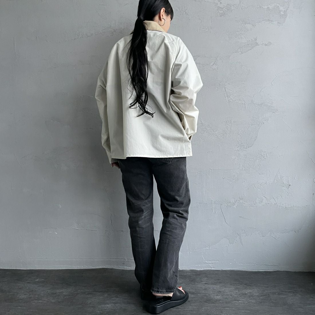 Barbour [バブアー] BORROWDALE / ボロウデイル ショートブルゾン [241MCAG013] 2 LT.BEG&&モデル身長：156cm　着用サイズ：36&&