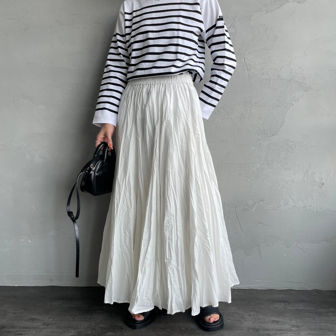 11 O.WHITE&&モデル身長：160cm 着用サイズ：F&&