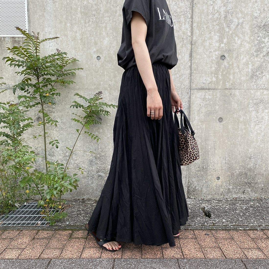 mizuiro ind [ミズイロインド] ボリュームフレアスカート [3-260010] 99 BLACK &&モデル身長：156cm 着用サイズ：F&&