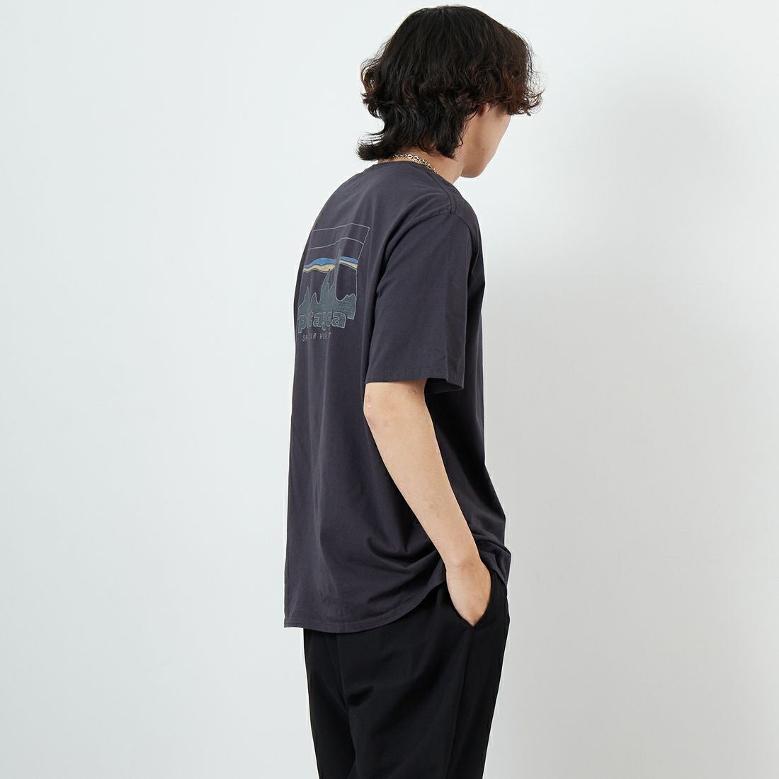 patagonia [パタゴニア] メンズ 73 スカイライン オーガニックTシャツ [37534] INBK &&モデル身長：179cm 着用サイズ：L&&